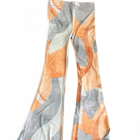 Show Me Your MuMu Maren Bell Bottom Pants Stretchy Size Small - Picture 3 of 6